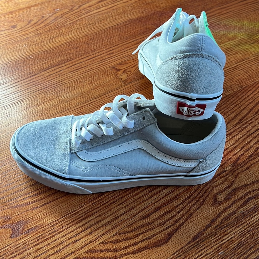 Women’s Vans - Picture 4 of 5